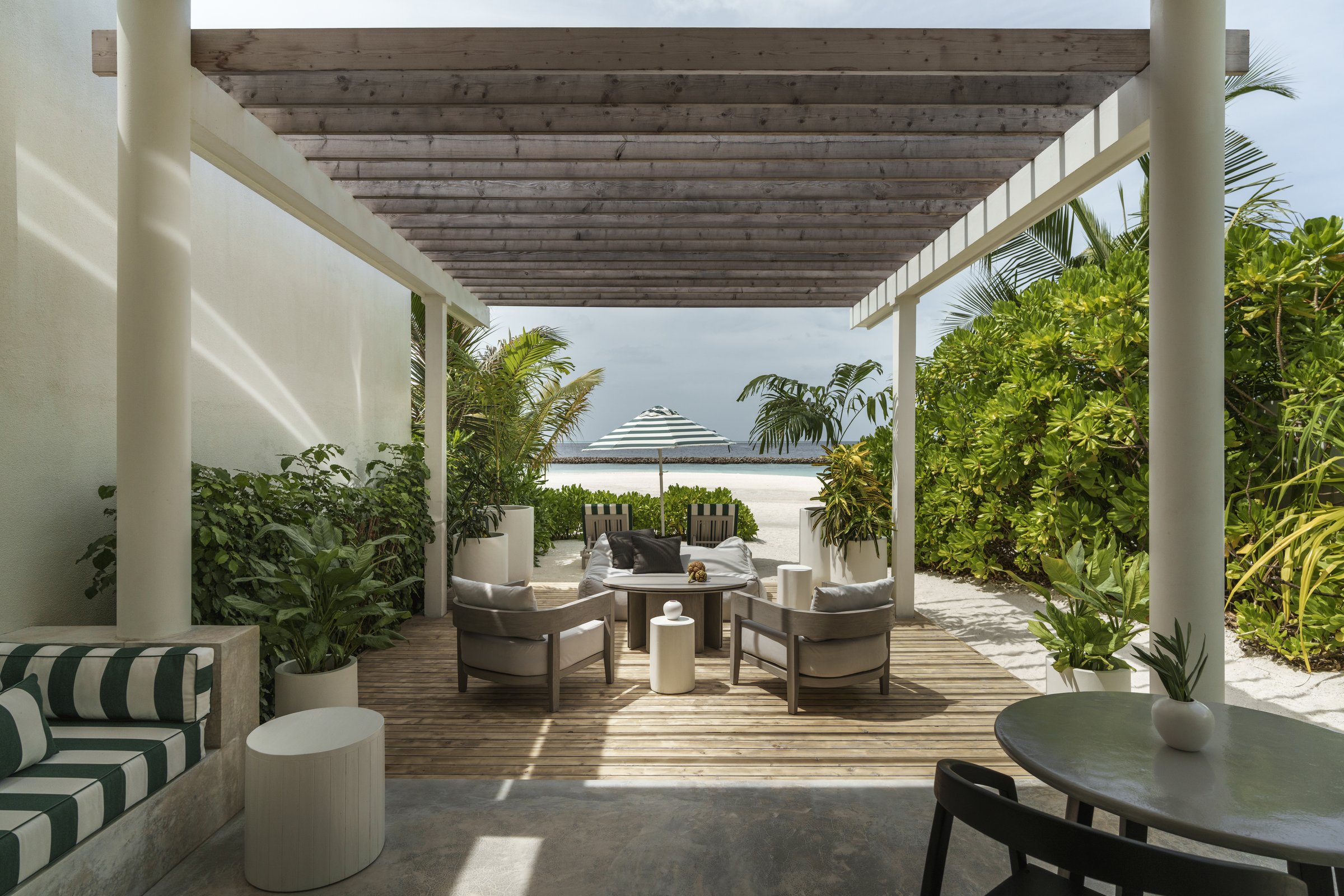 Grand Beach Villa with Pool at Sun Siyam Iru Veli thumbnail 5